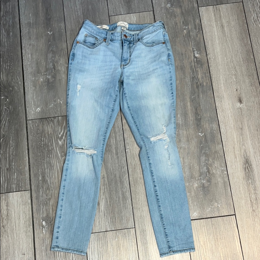 Universal Thread Mid Rise Curvy Light Blue Skinny Jeans 4/27R